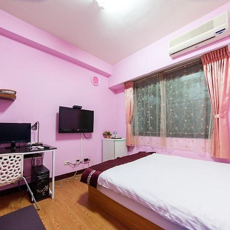 Fengjia Qing Su Homestay Тайчжун Экстерьер фото