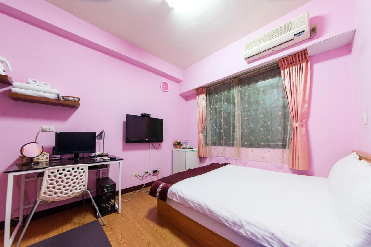 Fengjia Qing Su Homestay Тайчжун Экстерьер фото