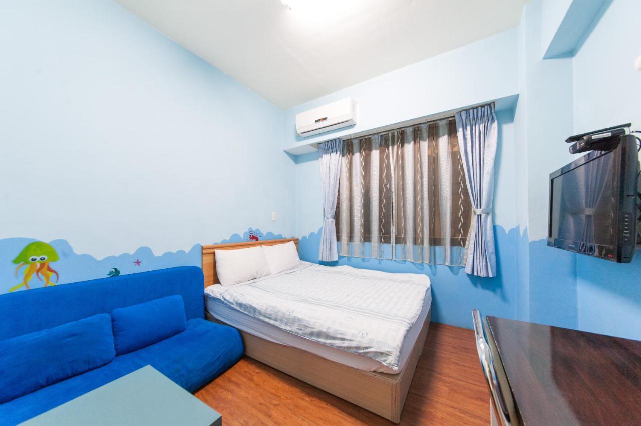 Fengjia Qing Su Homestay Тайчжун Экстерьер фото