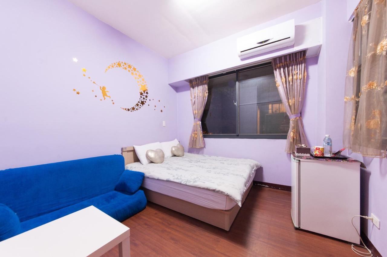 Fengjia Qing Su Homestay Тайчжун Экстерьер фото
