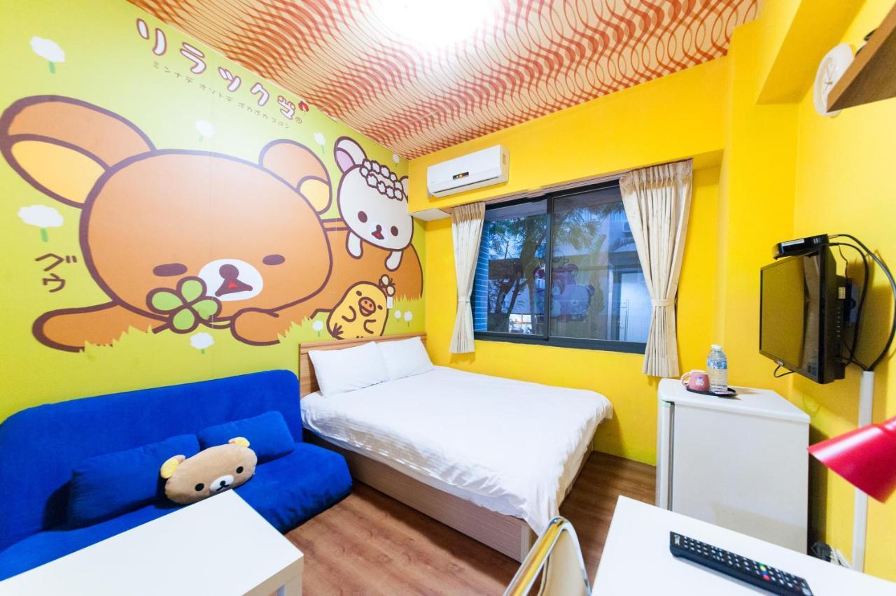 Fengjia Qing Su Homestay Тайчжун Экстерьер фото